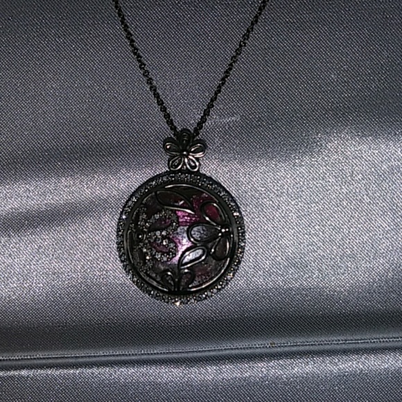 Round Pendant with Diamonds - Picture 2 of 4